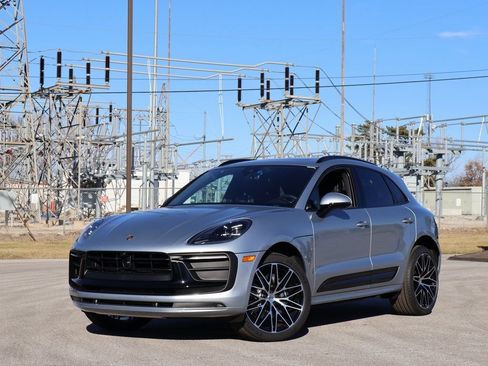 Certified 2026 Porsche Macan Turbo AWD/4WD image 1