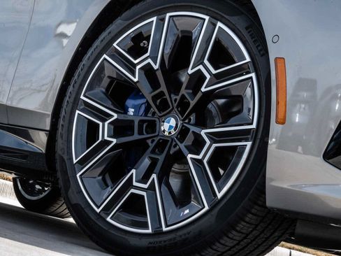Used 2026 BMW 530i w/ M Sport Package RWD image 8