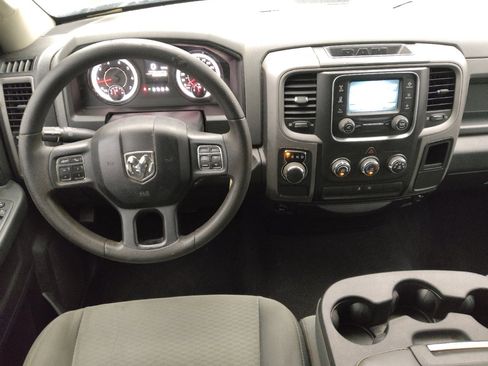 Used 2017 RAM 1500 Express RWD image 22