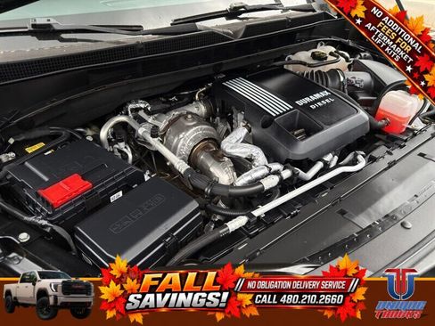 Used 2024 GMC Yukon XL SLT w/ SLT Luxury Package AWD/4WD image 12
