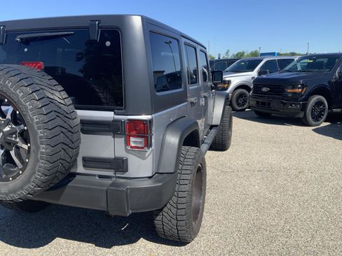 Used 2017 Jeep Wrangler Unlimited Sport w/ Quick Order Package 24S AWD/4WD image 13
