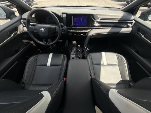 Used 2025 Toyota Camry SE FWD image 23