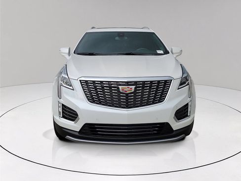 Used 2023 Cadillac XT5 Premium Luxury FWD image 2