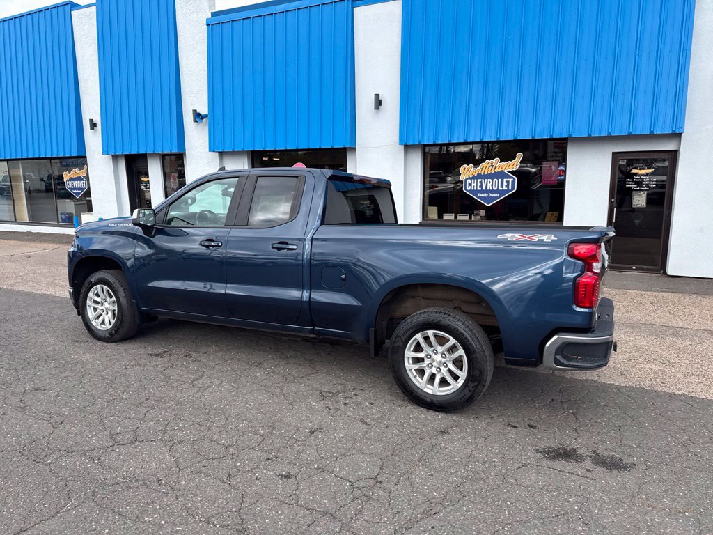 Used 2021 Chevrolet Silverado 1500 LT AWD/4WD image 17