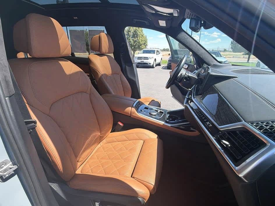 Used 2024 BMW X7 xDrive40i w/ M Sport Package AWD/4WD image 19