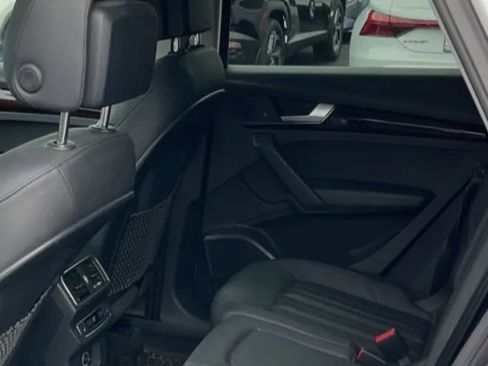 Used 2018 Audi Q5 2.0T Premium Plus w/ Premium Plus Package AWD/4WD image 11
