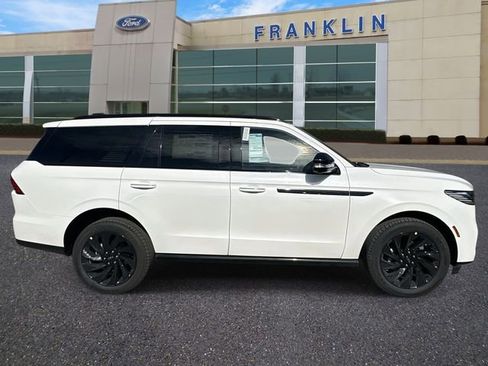 New 2025 Lincoln Navigator Reserve w/ Jet Appearance Package image 8