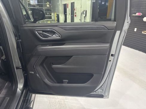 Used 2023 GMC Yukon XL SLT w/ SLT Premium Package image 37