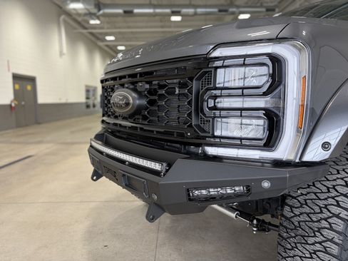 New 2026 Ford F250 Lariat w/ Black Appearance Package AWD/4WD image 9
