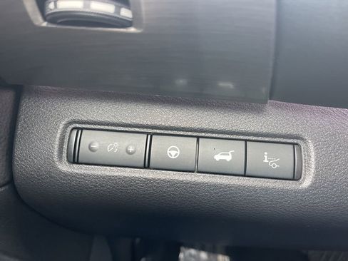 Used 2024 Nissan Pathfinder Platinum w/ Black Appearance Package image 27