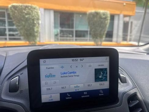 Used 2023 Ford Transit Connect XLT FWD image 5