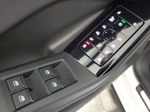 Used 2025 Audi Q6 e-tron Premium Plus w/ Premium Plus image 19