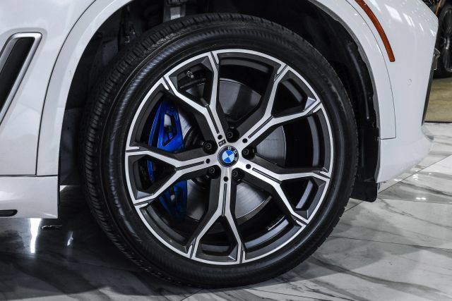 Used 2020 BMW X5 M50i AWD/4WD image 55