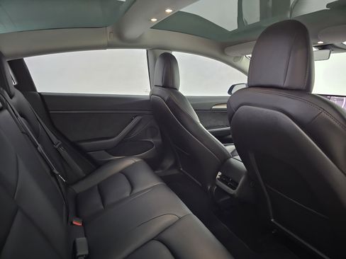 Used 2022 Tesla Model 3 Performance image 23