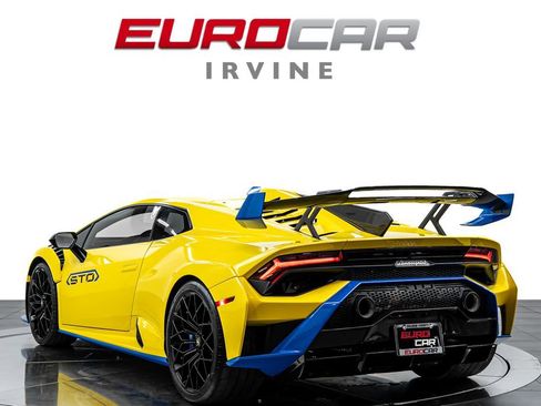 Used 2022 Lamborghini Huracan STO RWD image 3