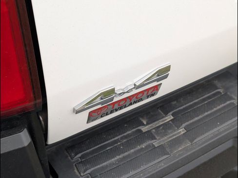 Used 2025 Toyota Tacoma SR image 8