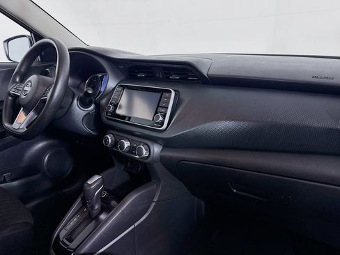 Used 2022 Nissan Kicks S image 29