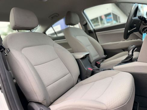 Used 2020 Hyundai Elantra SE w/ Cargo Package (C1) FWD image 14