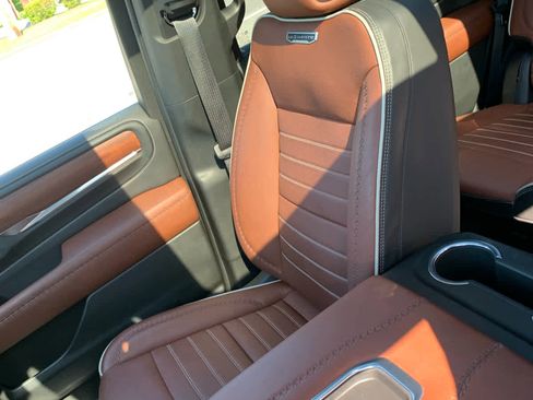 Used 2023 GMC Yukon Denali Ultimate AWD/4WD image 22