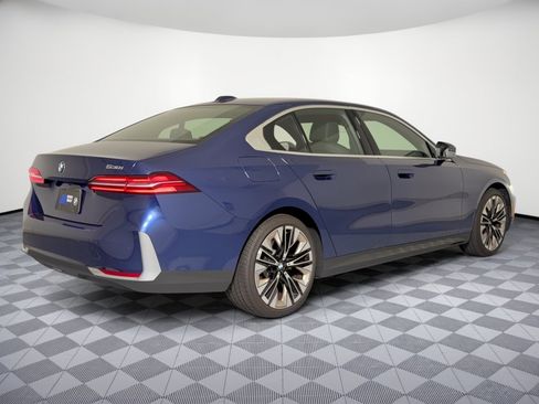Used 2026 BMW 530i RWD image 8