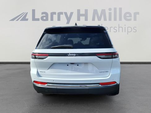 Used 2025 Jeep Grand Cherokee Limited w/ Trailer Tow Package image 4