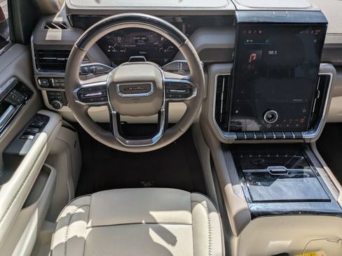 Used 2025 GMC Yukon Denali w/ Denali Reserve Package AWD/4WD image 11