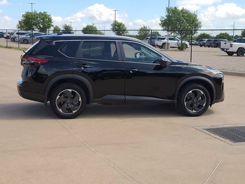 Certified 2024 Nissan Rogue SV w/ SV Premium Package FWD image 4