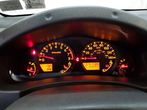 Used 2016 Nissan Frontier SV AWD/4WD image 17