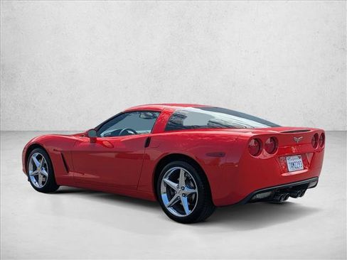 Used 2011 Chevrolet Corvette Coupe w/ 1LT RWD image 8