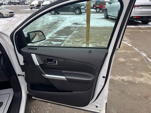 Used 2013 Ford Edge SEL FWD image 15
