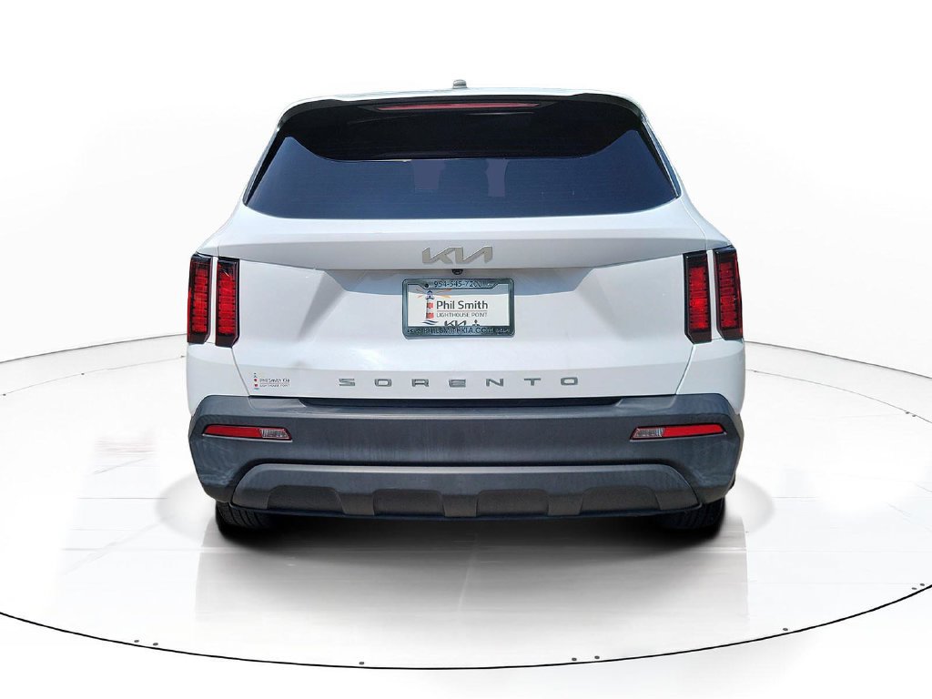 Used 2022 Kia Sorento LX FWD image 5