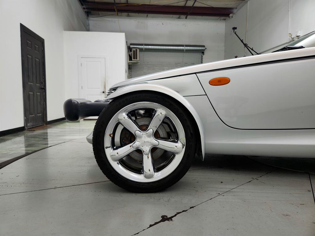 Used 2001 Chrysler Prowler RWD image 23