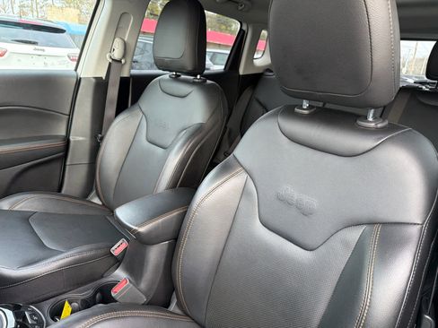 Used 2019 Jeep Compass Limited w/ Advanced Safety Group image 12