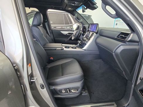 Used 2025 Lexus LX 600 F Sport w/ Accessory Package (2T) AWD/4WD image 28