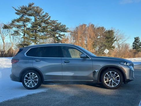 Certified 2024 BMW X5 xDrive50e w/ Premium Package image 9