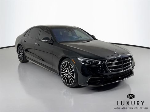 Used 2024 Mercedes-Benz S 580 4MATIC Sedan image 3