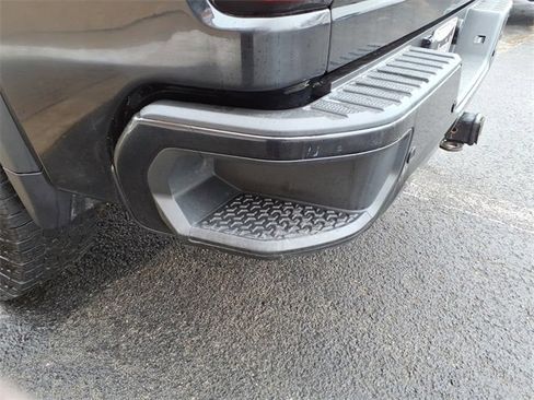 Used 2023 GMC Sierra 2500 AT4 w/ AT4 Preferred Package image 17