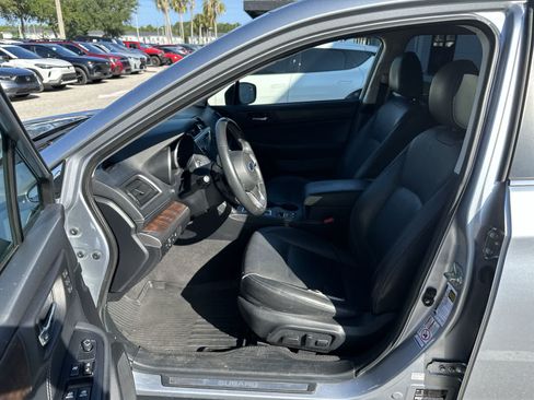 Used 2018 Subaru Outback 3.6R Limited AWD/4WD image 2