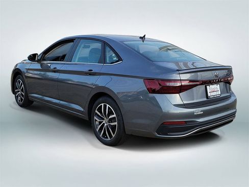 New 2026 Volkswagen Jetta SE FWD image 4