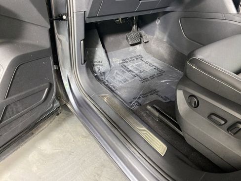 Used 2023 Volkswagen Atlas SE w/ Panoramic Sunroof Package AWD/4WD image 26