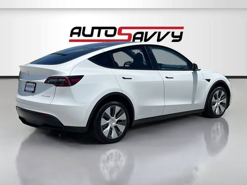Used 2024 Tesla Model Y Long Range AWD/4WD image 7