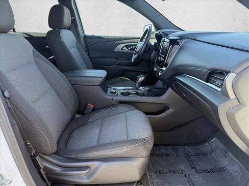 Used 2023 Chevrolet Traverse LT image 11