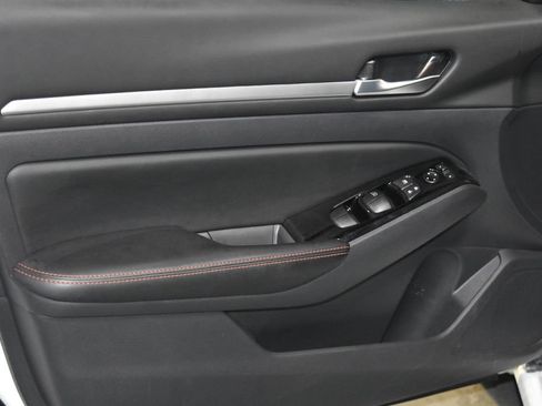 Certified 2025 Nissan Altima 2.5 SR image 4