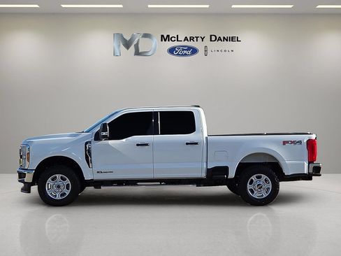 Used 2025 Ford F250 XLT w/ FX4 Off-Road Package AWD/4WD image 3