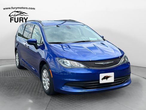 Used 2019 Chrysler Pacifica L FWD image 1