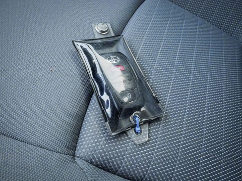 Used 2023 Toyota Corolla Cross SE AWD/4WD image 33