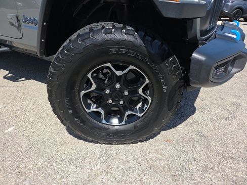 Used 2021 Jeep Wrangler Unlimited Rubicon 4xe w/ Cold Weather Group AWD/4WD image 10