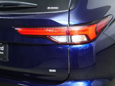 Used 2024 Mitsubishi Outlander SE image 17