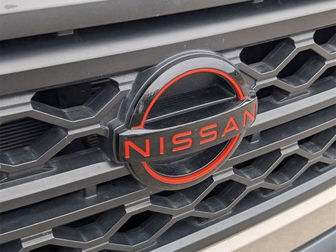 Used 2022 Nissan Frontier Pro-X w/ Technology Package image 10