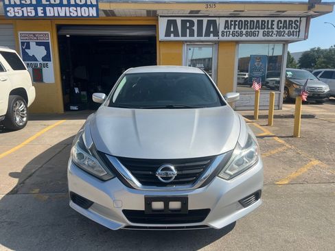 Used 2016 Nissan Altima 2.5 S w/ Power Driver Seat Package FWD image 2